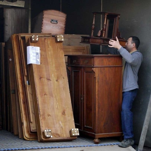 Holzwurmbehandlung in der HolzCleanic-Wärmekammer